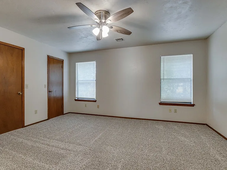 1705 N Gleason Ave — Photo 34