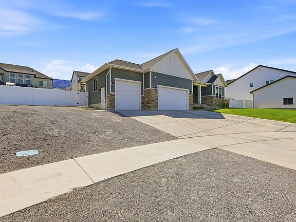 3rd image of 3641 S Hiawatha Cir