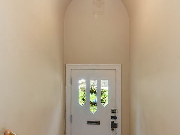 3rd image of 2654 W Eastwood Ave