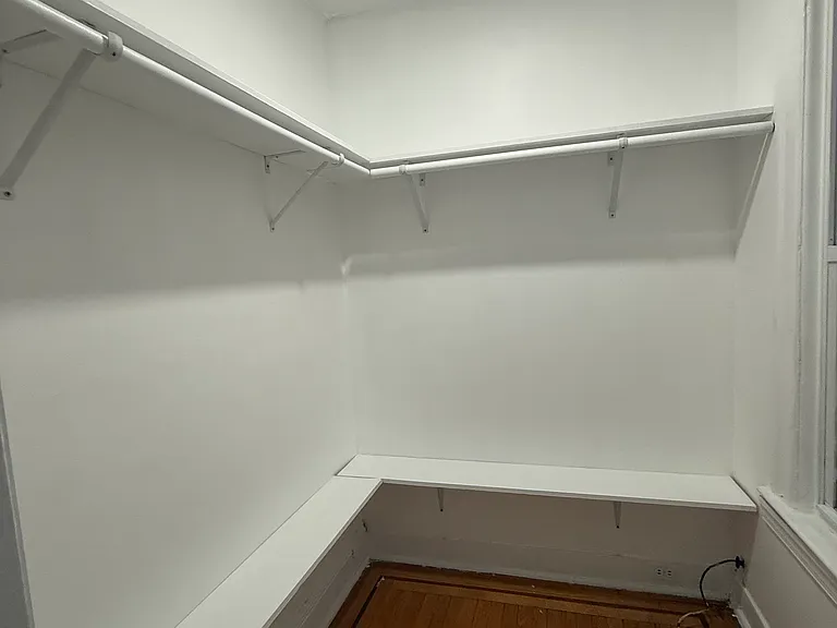 886 W Side Ave — Photo 2