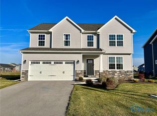 199 Valley Hall Dr, Perrysburg, OH