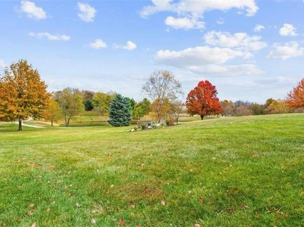 8801 N Farley Ave, Kansas City, MO 64157