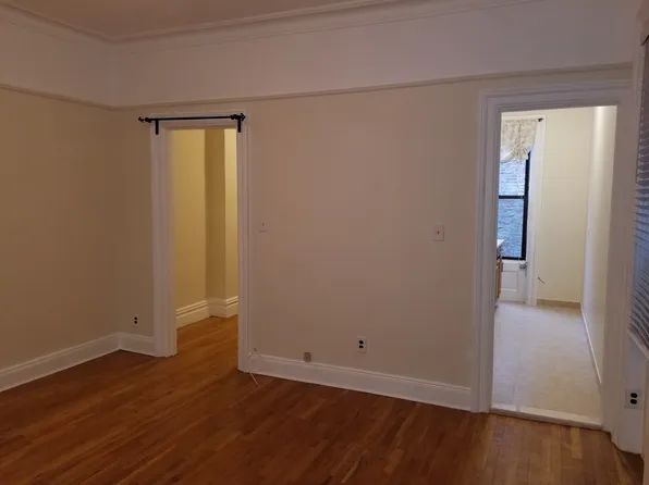 154 Prospect Park West image 1 of 11