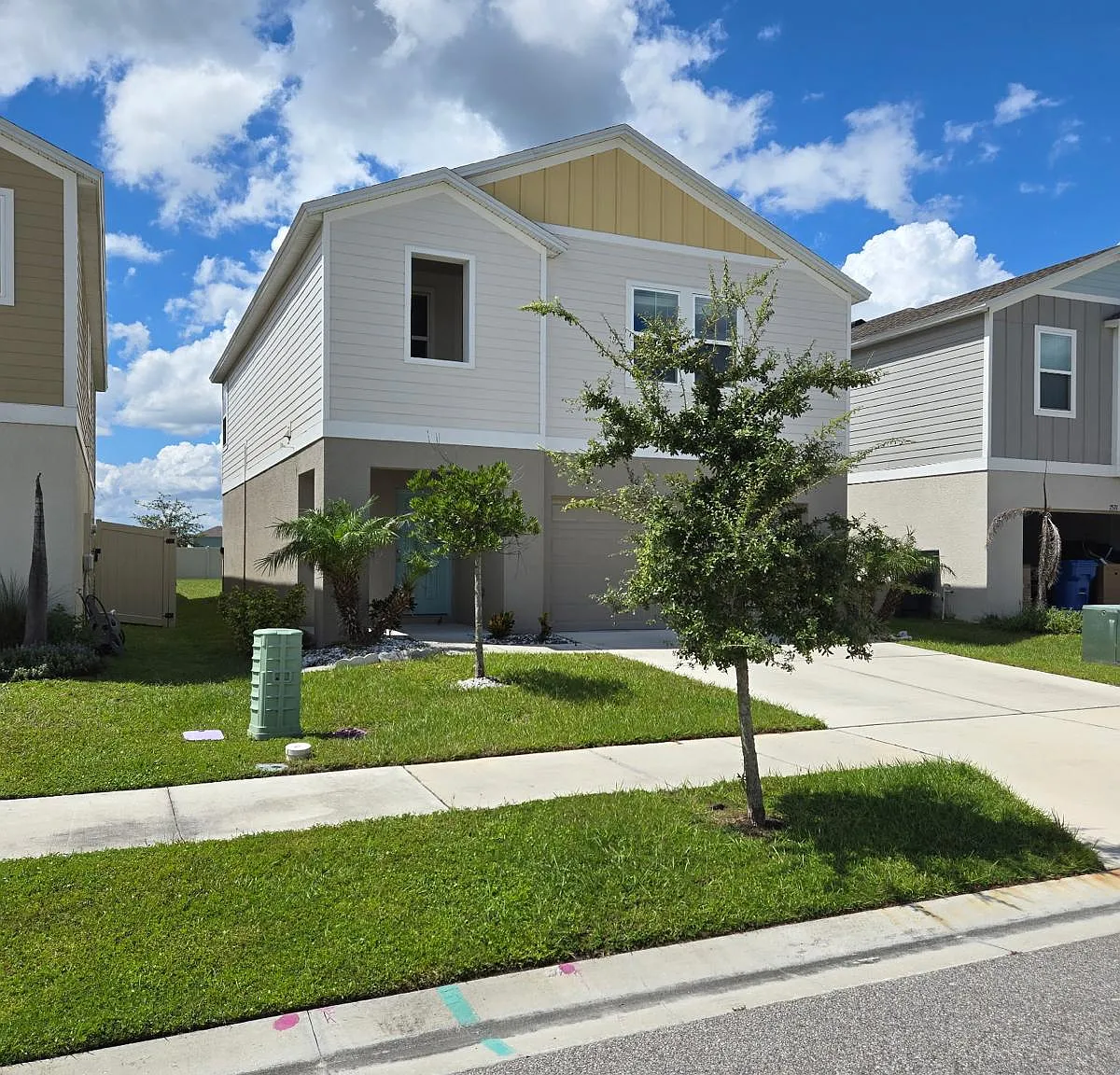 4 bed, 2039 sqft, $2,499 — Photo 2