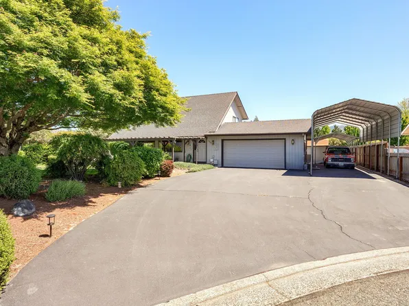 1905 Colorado Ln, Grants Pass, OR 97527