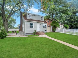 322 Baldwin Rd, Hempstead, NY 11550