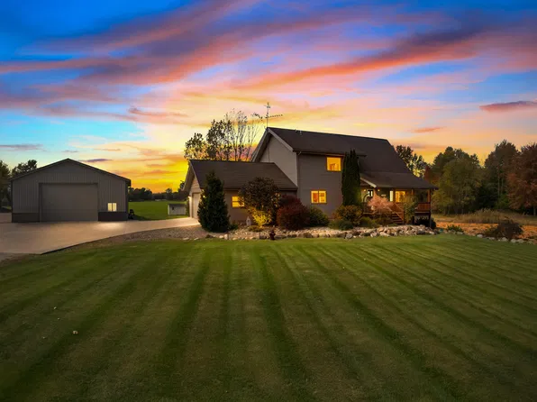 528 Boone Rd, Quincy, MI 49082