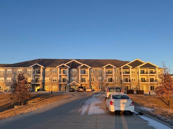 201 Sunrise Park Rd #312, Storm Lake, IA 50588