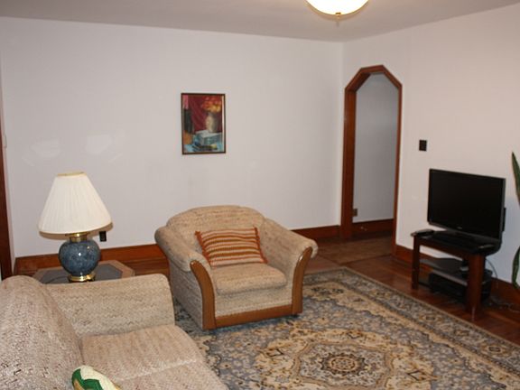 5th image of 53 Elm St