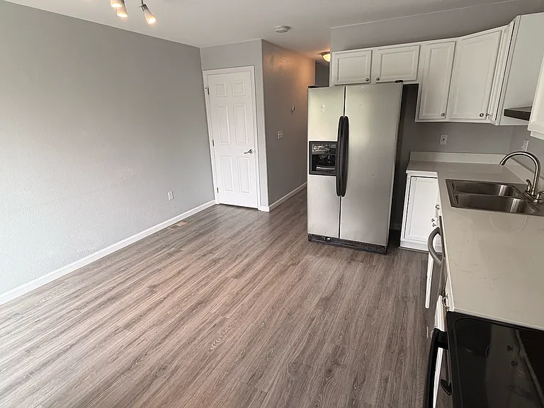 2031 Oakcrest Cir — Photo 13