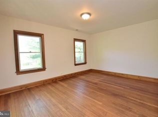 14091 Hume Rd, Hume, VA 22639