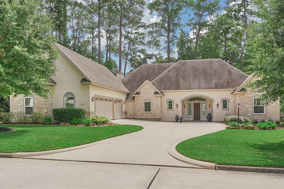 Welcome Home to 300 W Pines Drive