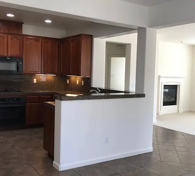 2195 Unbridled Ct — Photo 5