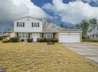 112 Erlington Dr, Cinnaminson, NJ 08077