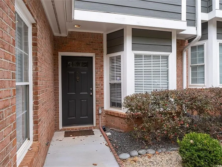 2680 Pine Tree Rd NE #5 — Photo 4