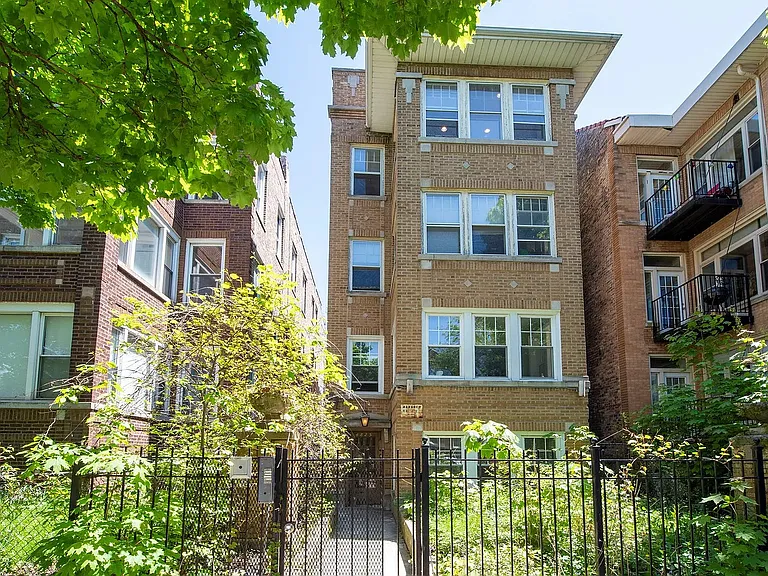 4825 N Sawyer Ave #2 — Photo 2