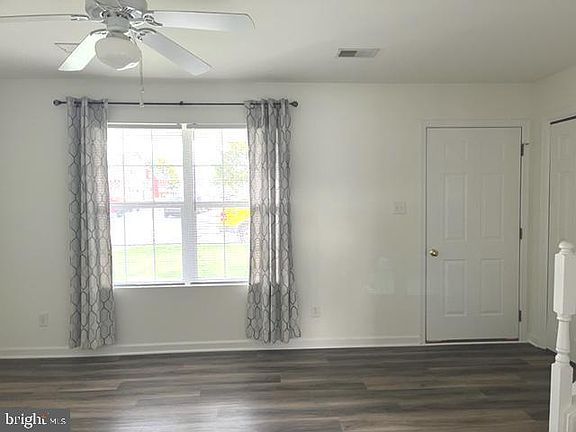 4th image of 277 Park St