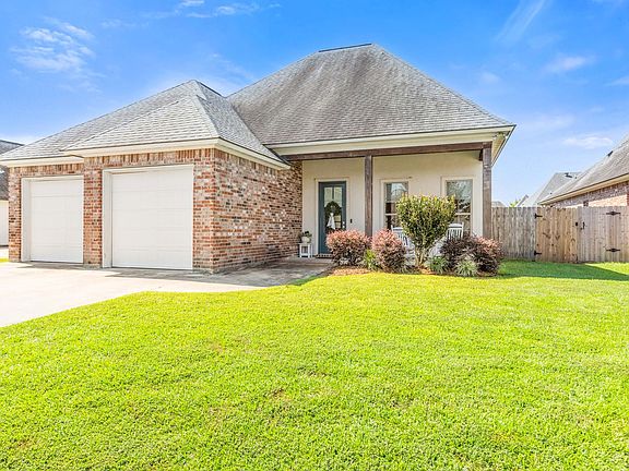 2nd image of 122 Olivewood Dr