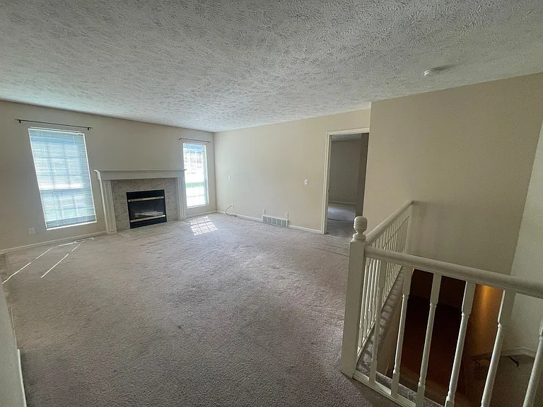 11709 S 27th St — Photo 12