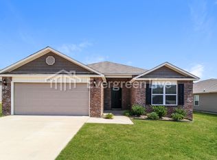 1075 Huntington Dr, Benton, AR 72019