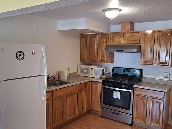 3rd image of 3964 Alemany Blvd