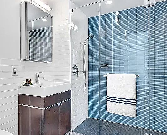 5th image of 210 E 39th St #1902