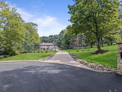 606 Golden Oaks Ln, Pittsburgh, PA, 15237
