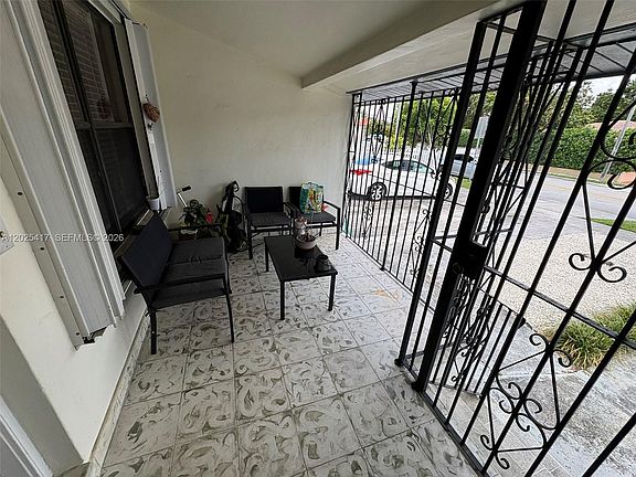 5th image of 1680 SW 14th Ter