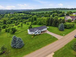 W5364 Windmill Ridge Rd, New Glarus, WI 53574