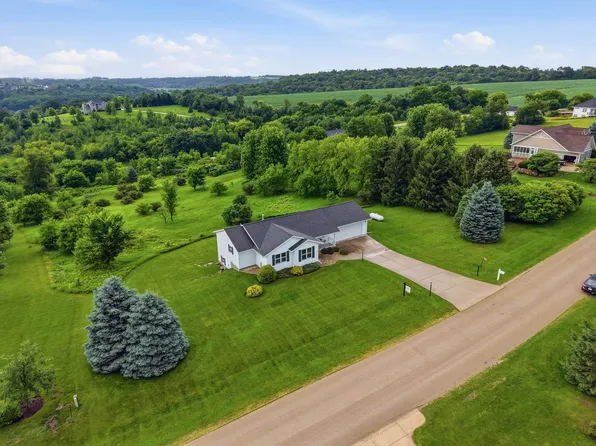 W5364 Windmill Ridge Rd, New Glarus, WI 53574
