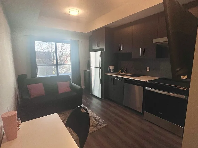 15 Queen St S #506 — Photo 9