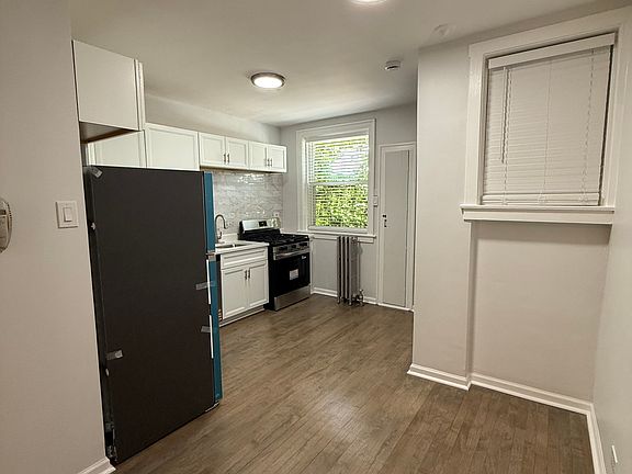 3rd image of 5428 N Campbell Ave #S