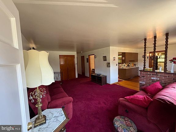 3rd image of 1731 Magnolia Rd