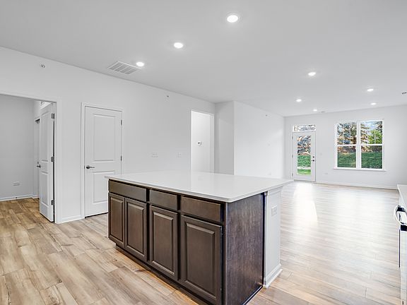 4th image of 12241 Barcroft Cir