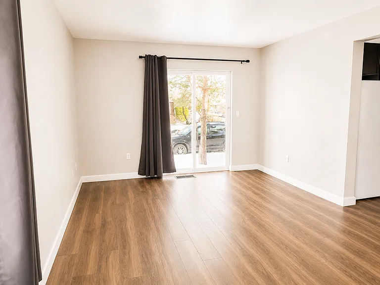 Midtown Flats - Duplex — Photo 9
