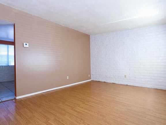 3rd image of 3035 E Blacklidge Dr