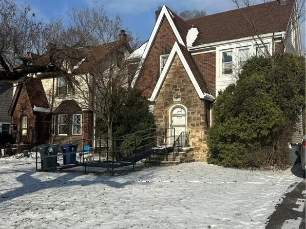 3575 Harvey Rd, Cleveland Heights, OH 44118