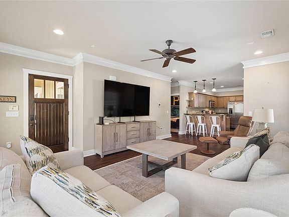 4th image of 101 W Lane Dr #1200