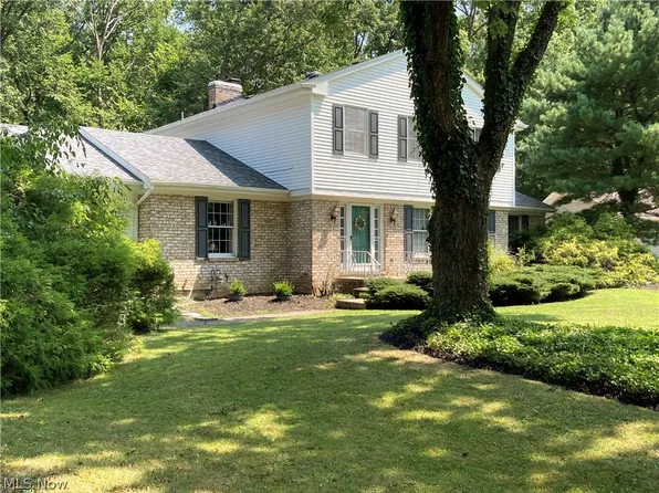 553 N Briarcliff Dr, Canfield, OH 44406