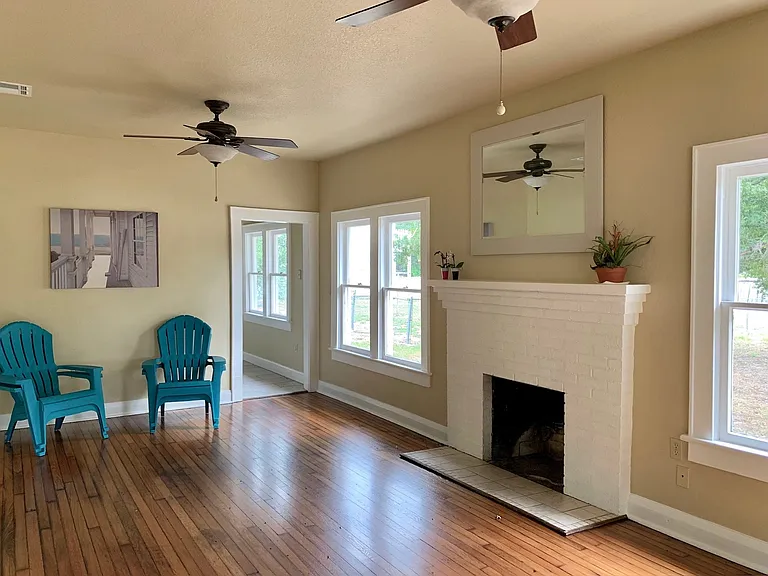 323 Matlo Ave — Photo 3