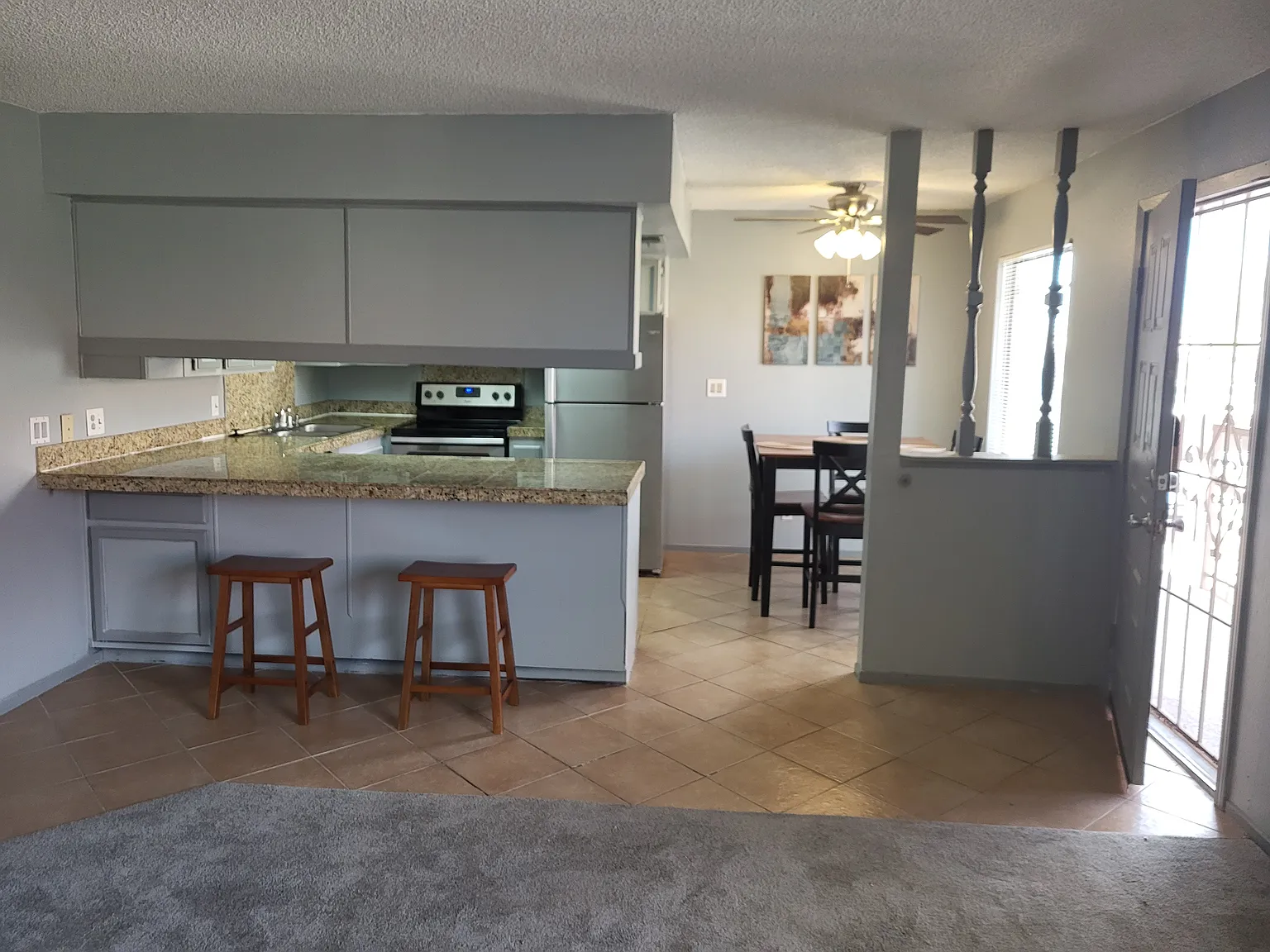 2 bed, 864 sqft, $1,300 — Photo 3