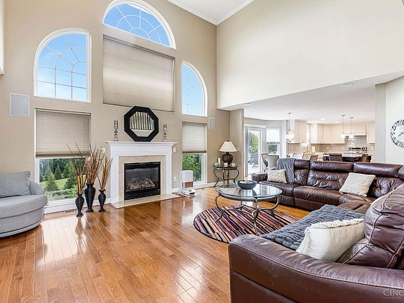 3rd image of 1261 Pond Ridge Cir