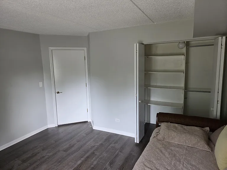 10515 W Grand Ave #206 — Photo 7