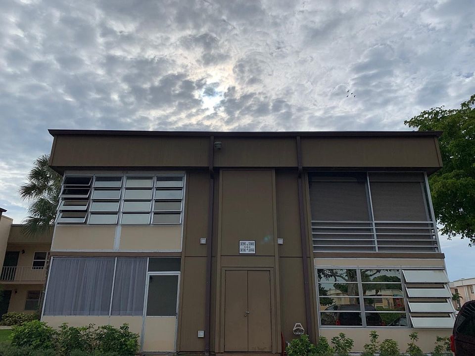 1st image of 239 E Piedmont #2390
