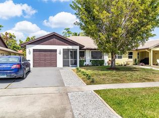 895 Lantern Tree Ln, Wellington, FL 33414