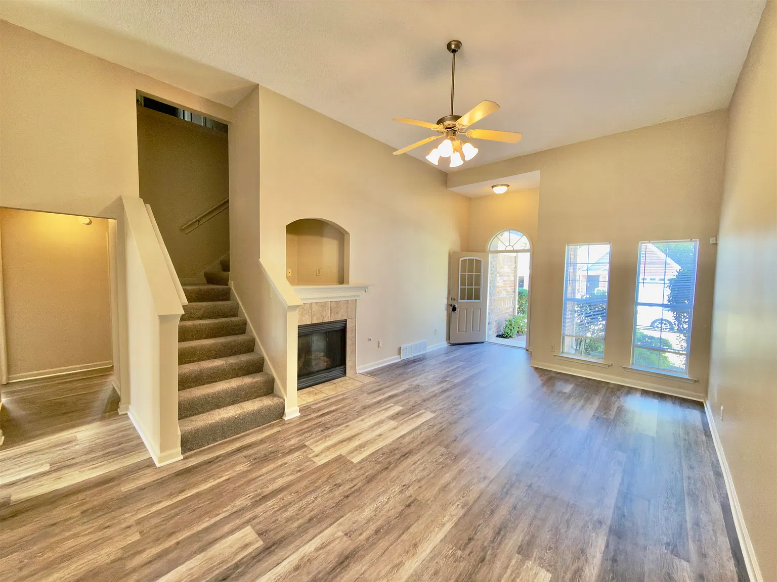 3 bed, 2.5 bath, 1695 sqft, $1,850 — Photo 3