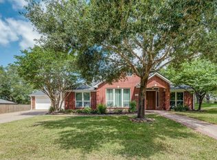 104 Douglas Dr, Bellville, TX 77418