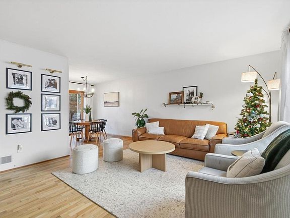 5th image of 2322 Lockwood Dr