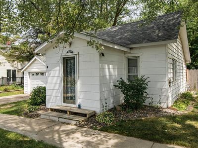 104 1st Ave NW, Dodge Center, MN, 55927