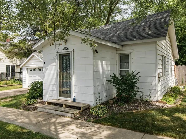 104 1st Ave NW, Dodge Center, MN 55927